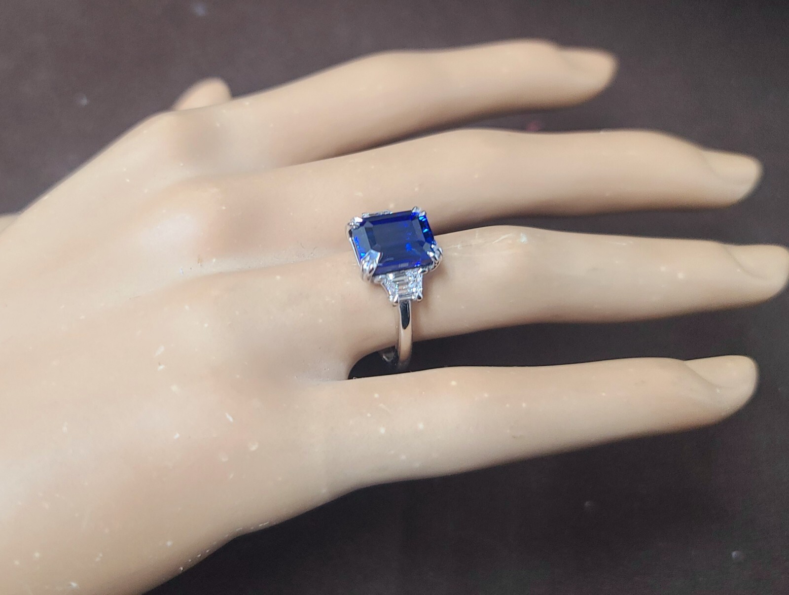 Vintage 14k White Gold Engagement Ring 5.52CT. Blue Sapphire Emerald Shape