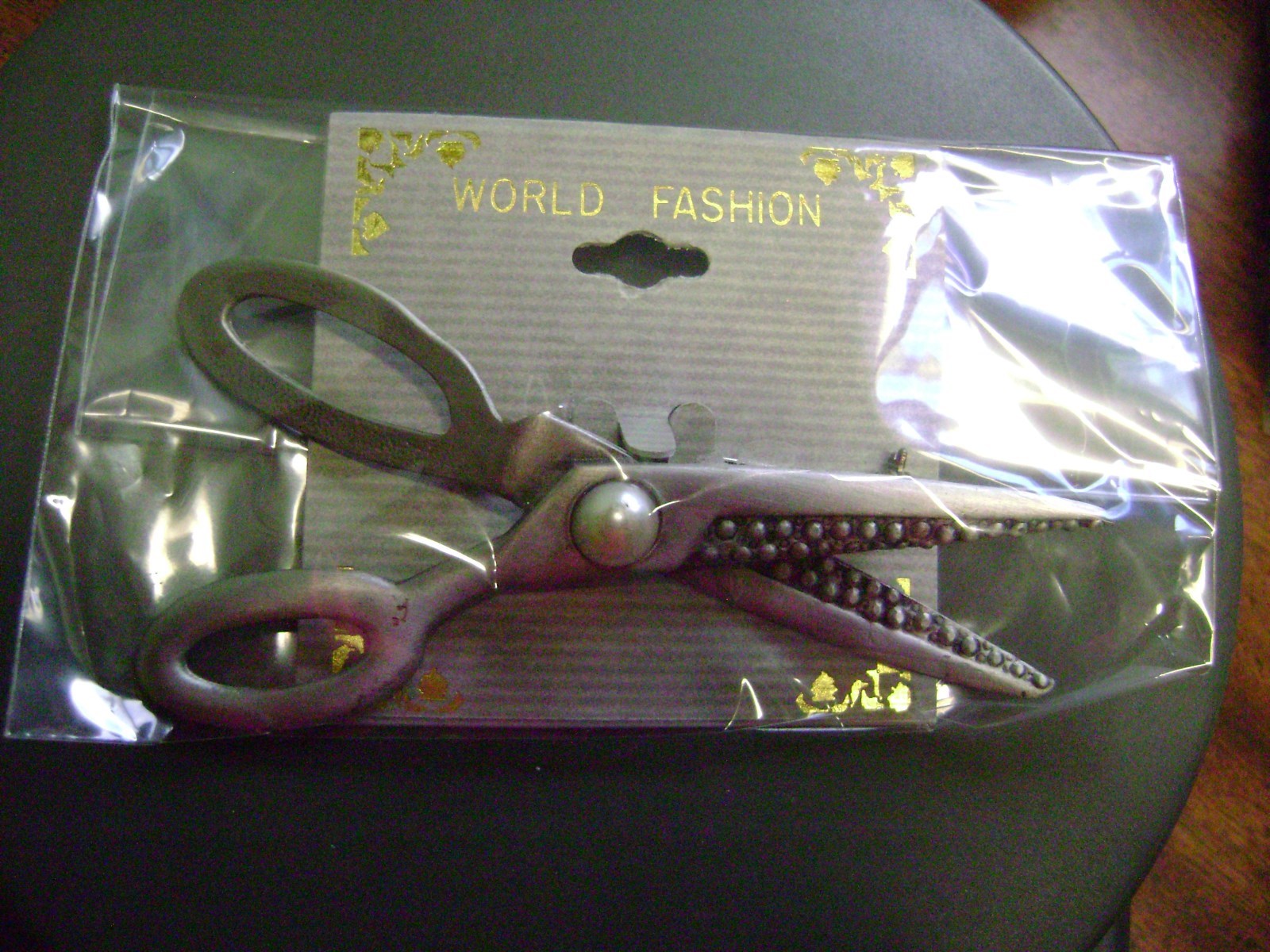 NEW OLD STOCK- PEWTER FAUX PEARL LARGE SCISSORS BROOCH!!!