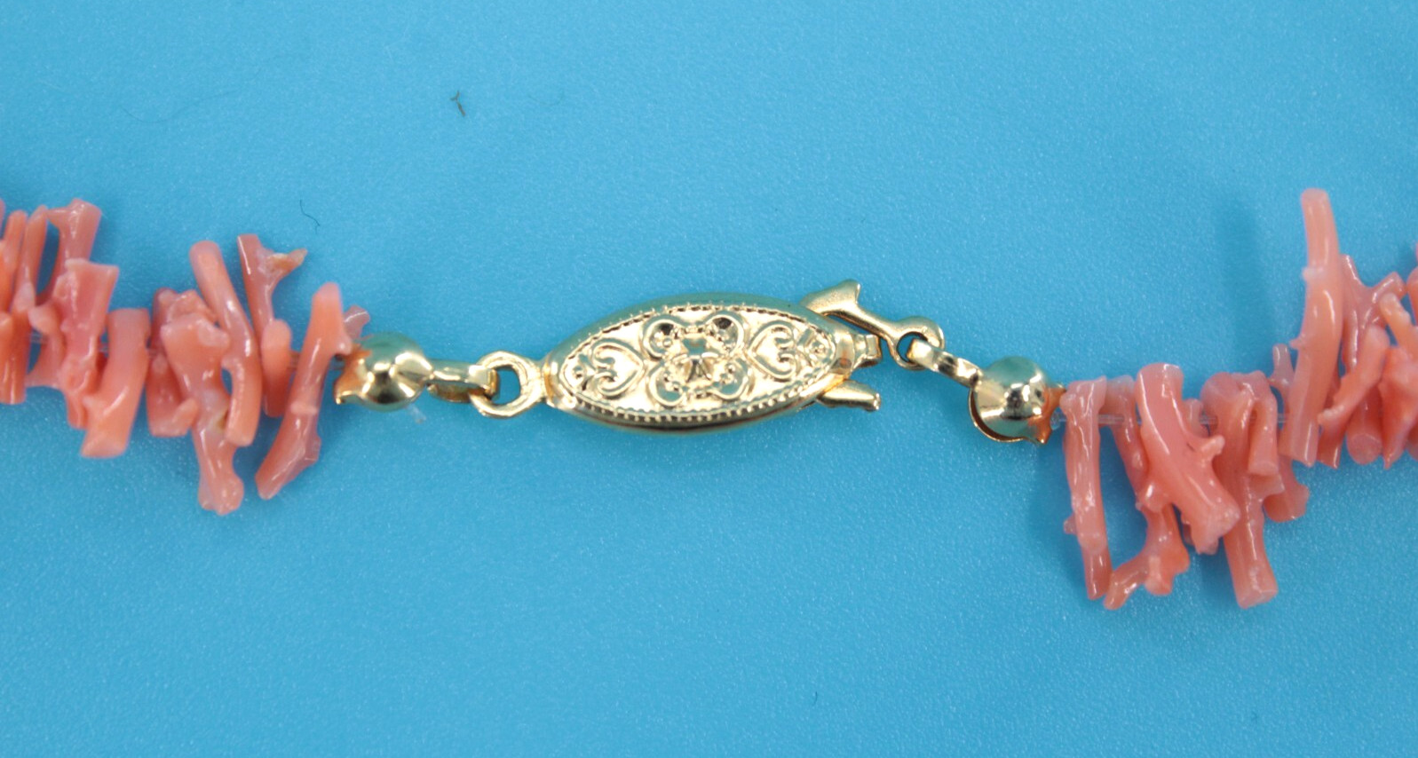 VTG Women’s Light Salmon Colored Wispy Coral Necklace 24 Inches
