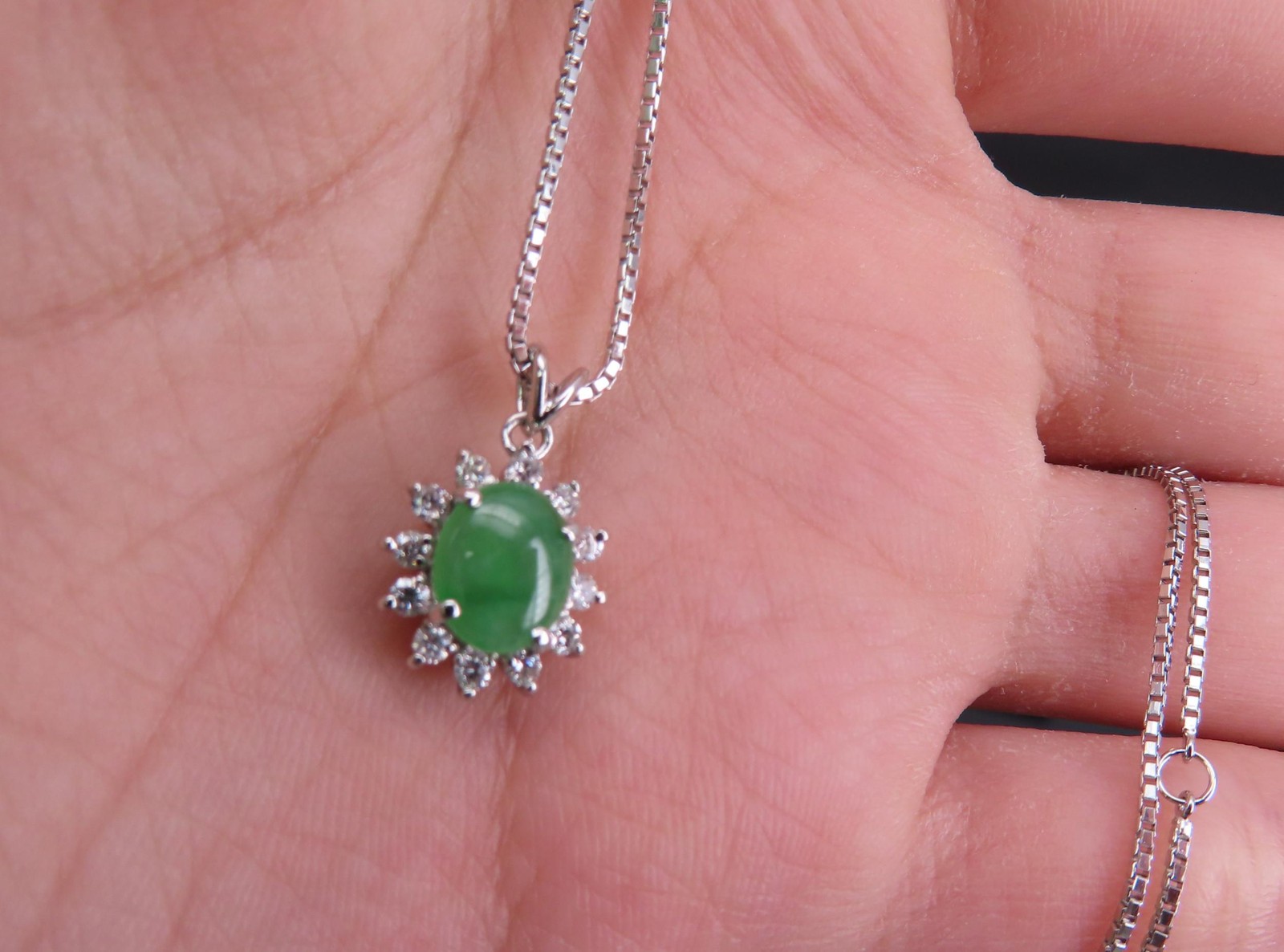 Vintage 1.13ct Natural Green Jadeite Jade 0.26ct Diamond Platinum Necklace