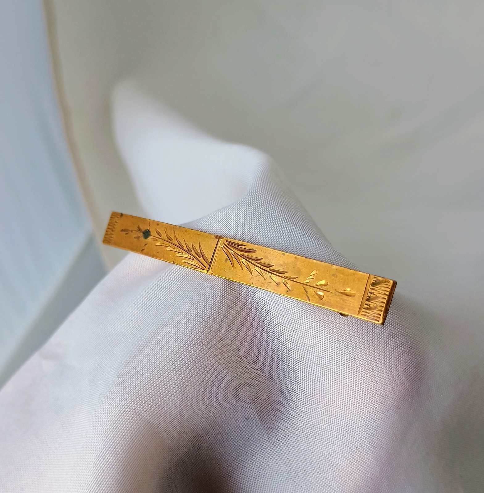 Vintage Unmarked Etched Gold Filled Elongated Brooch Pin 2.5″