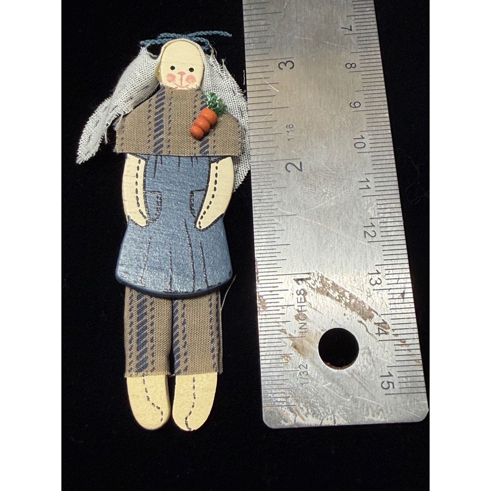 Vintage Tender Heart Treasures Bunny Rabbit Brooch Pin Country Folk Art Carrot