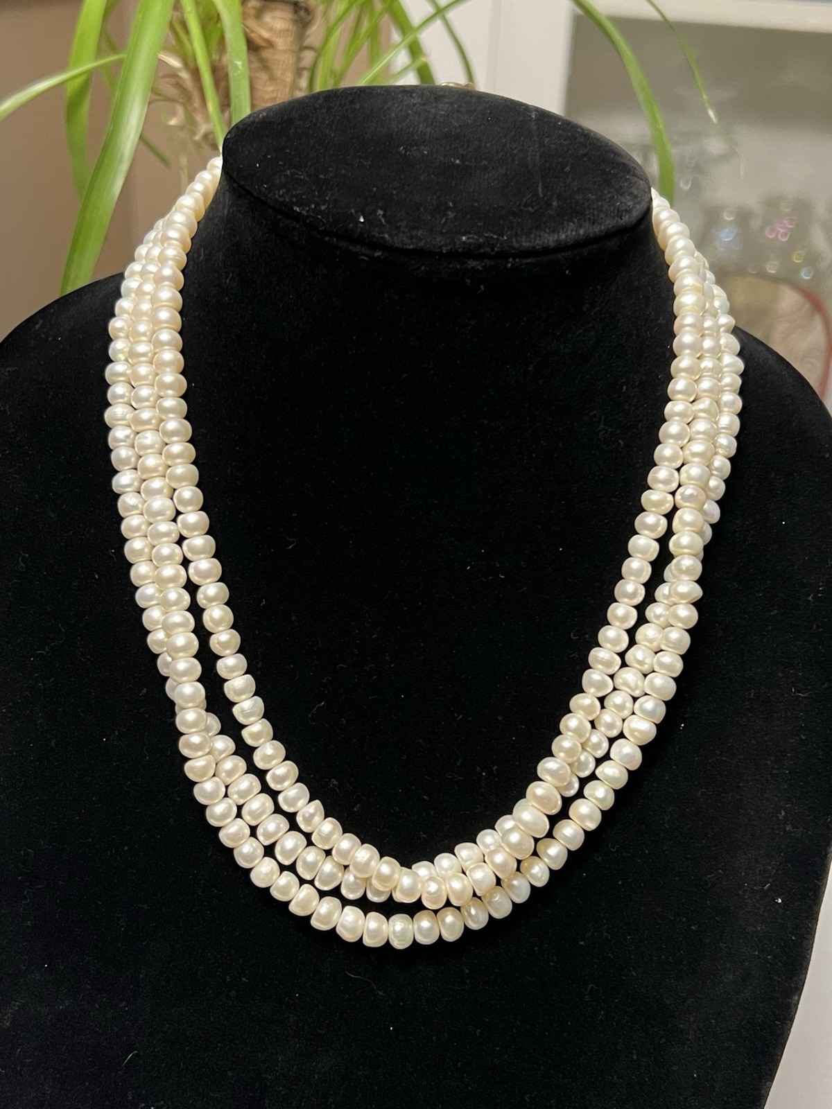 ESTATE 3 STRAND GENUINE WHITE PEARL NECKLACE 18-19” ABALONE FLOWER CLASP