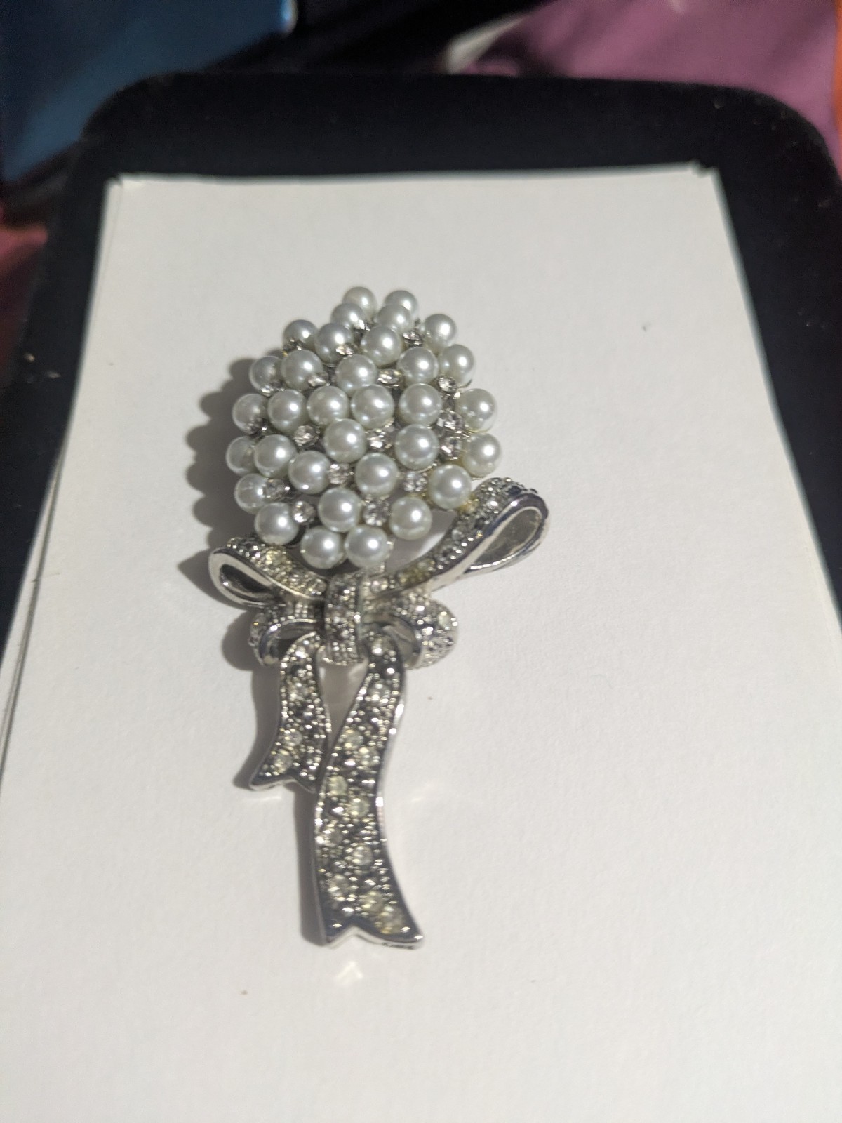 Beautiful Silver And Pearl Bouquet Of Flowers Brooch