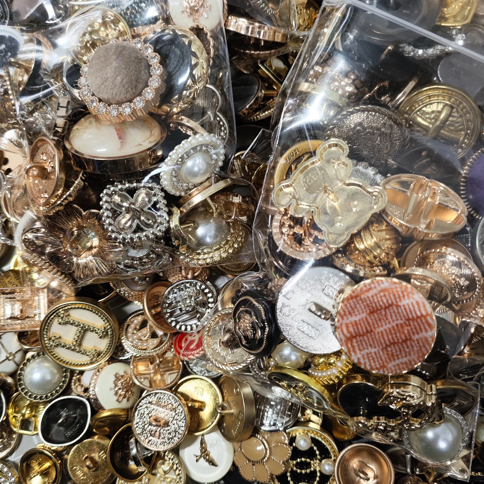 Vintage-now Costume Jewelry makeing Lots button Read Description 50pcs