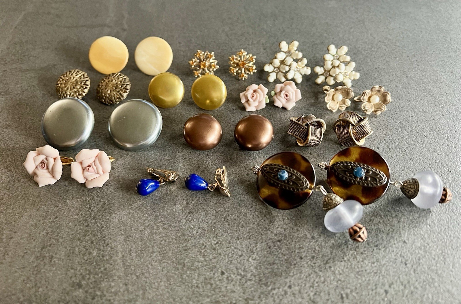 Vintage Costume Jewelry Lot Clip On / Screw Back Earrings 13 Pain