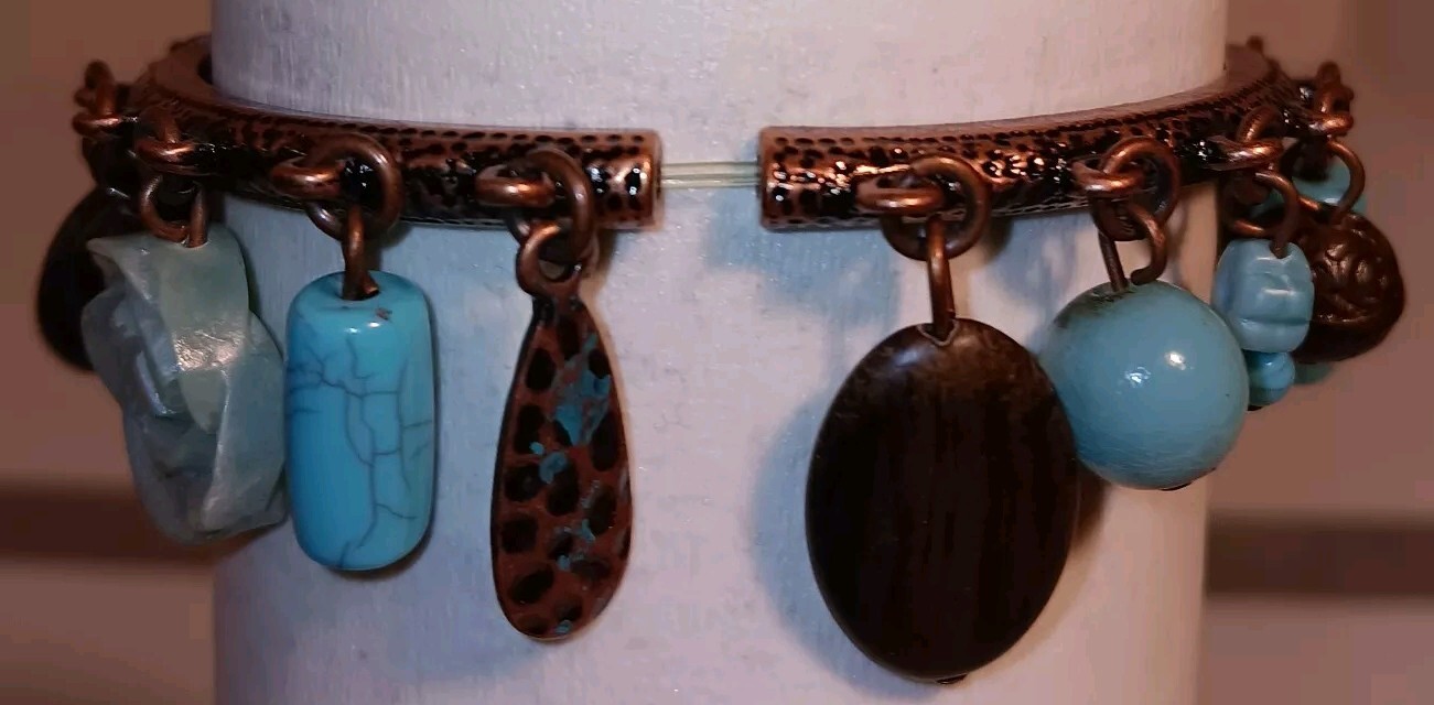 VTG Strechable Bracelet Gold Tone W/wood And Turquois Beads 1960s Dangling