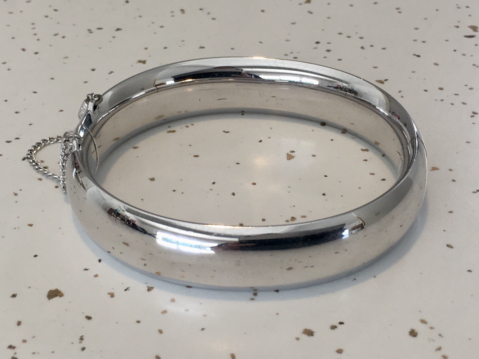 VTG MONET Sleek Silver-Tone MODERN Clasp Hinged BANGLE BRACELET w/ Safety Chain