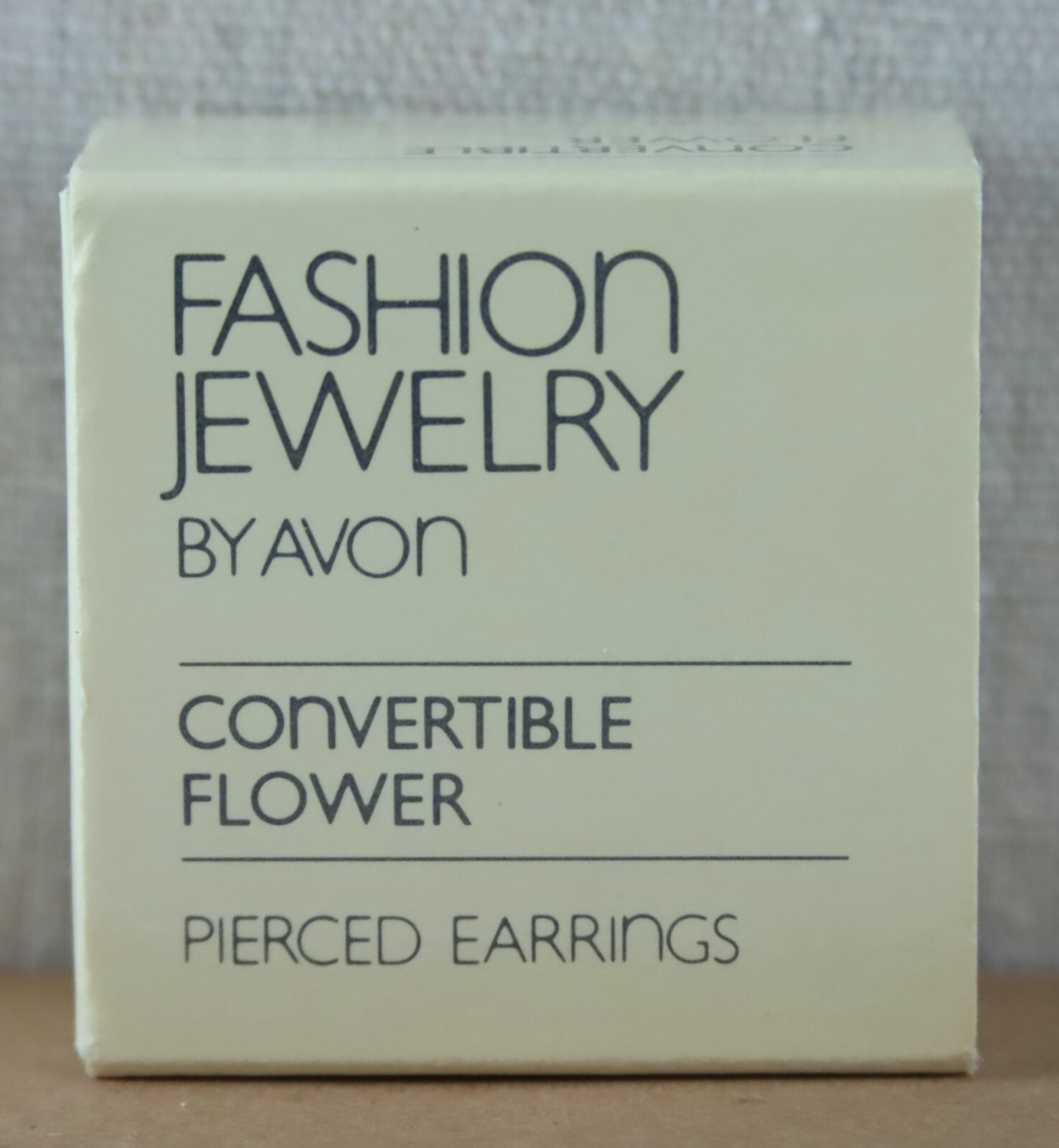 Vintage 1983 Avon Convertible Flower Pierced Earrings Coral & Ivory Colors w/Box