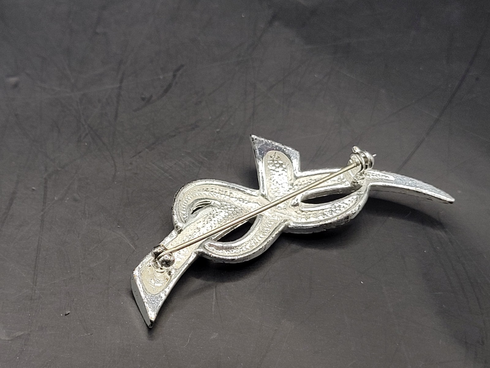 Vintage Modernist Brooch & Clip Lot – Set of 6 Mixed Metals Gold Silver Tone