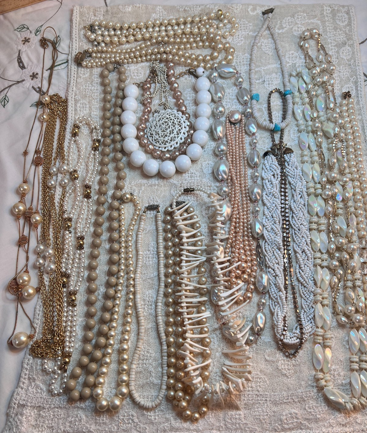 Vintage lot of White and off-white necklaces 20 pieces total gorgeous lot