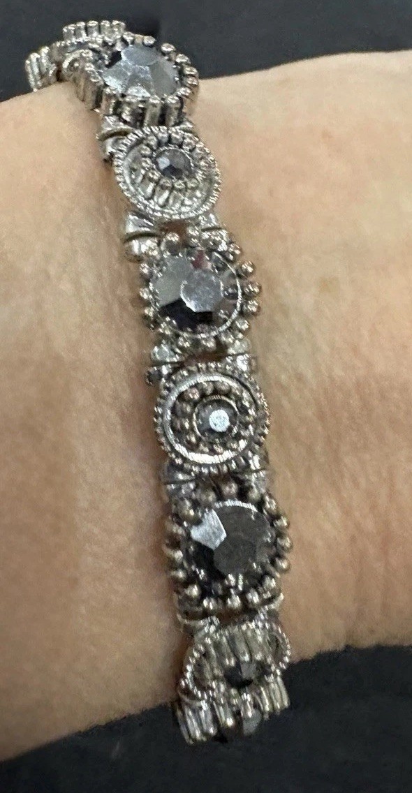 Vintage Sparkling Earrings & Bracelet w Alternating Small & Large Faceted Stones