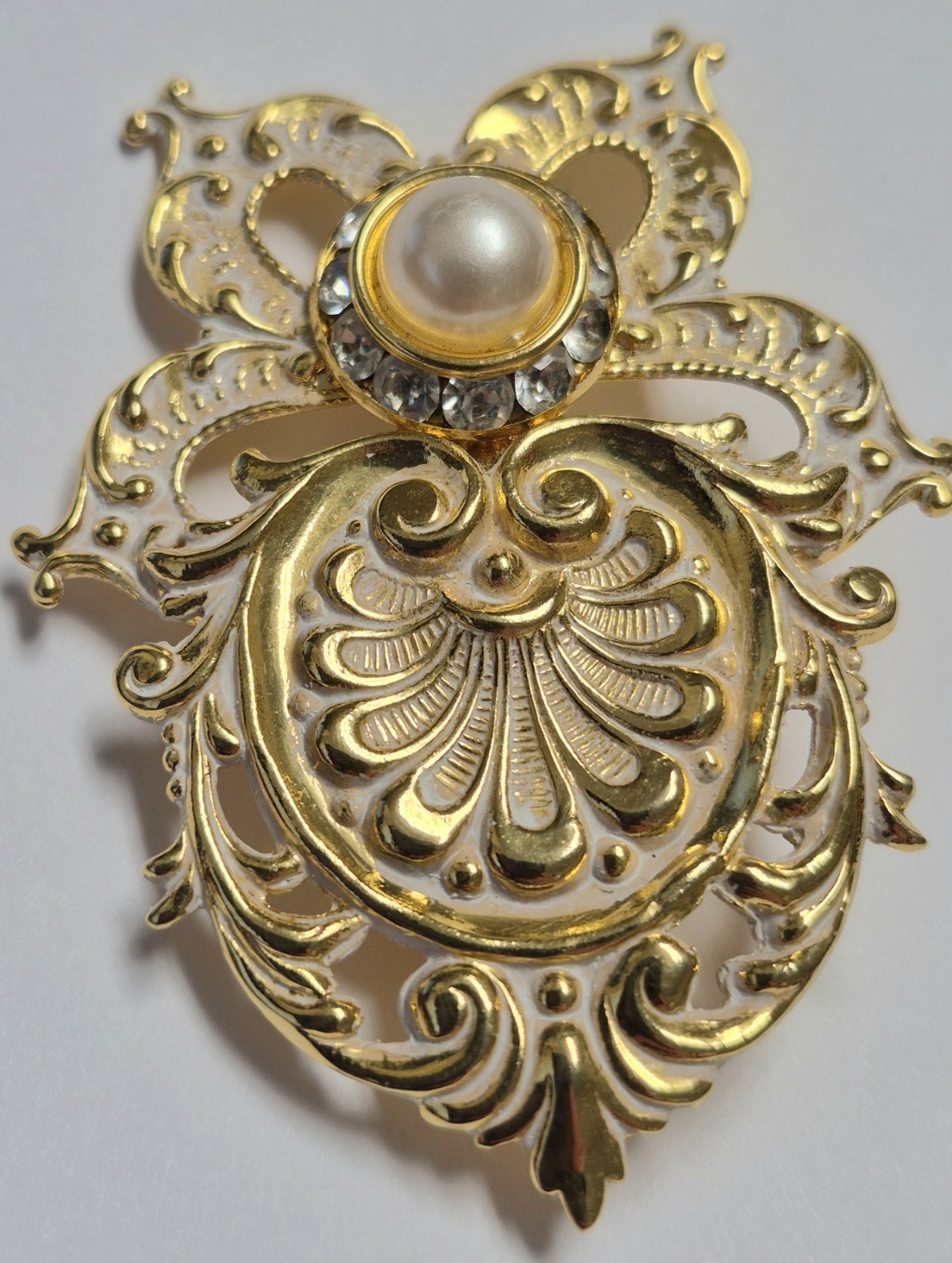 Vintage Angel Brooch Signed Jane Davis 1999 Angels of Love Gold Tone Art Nouveau