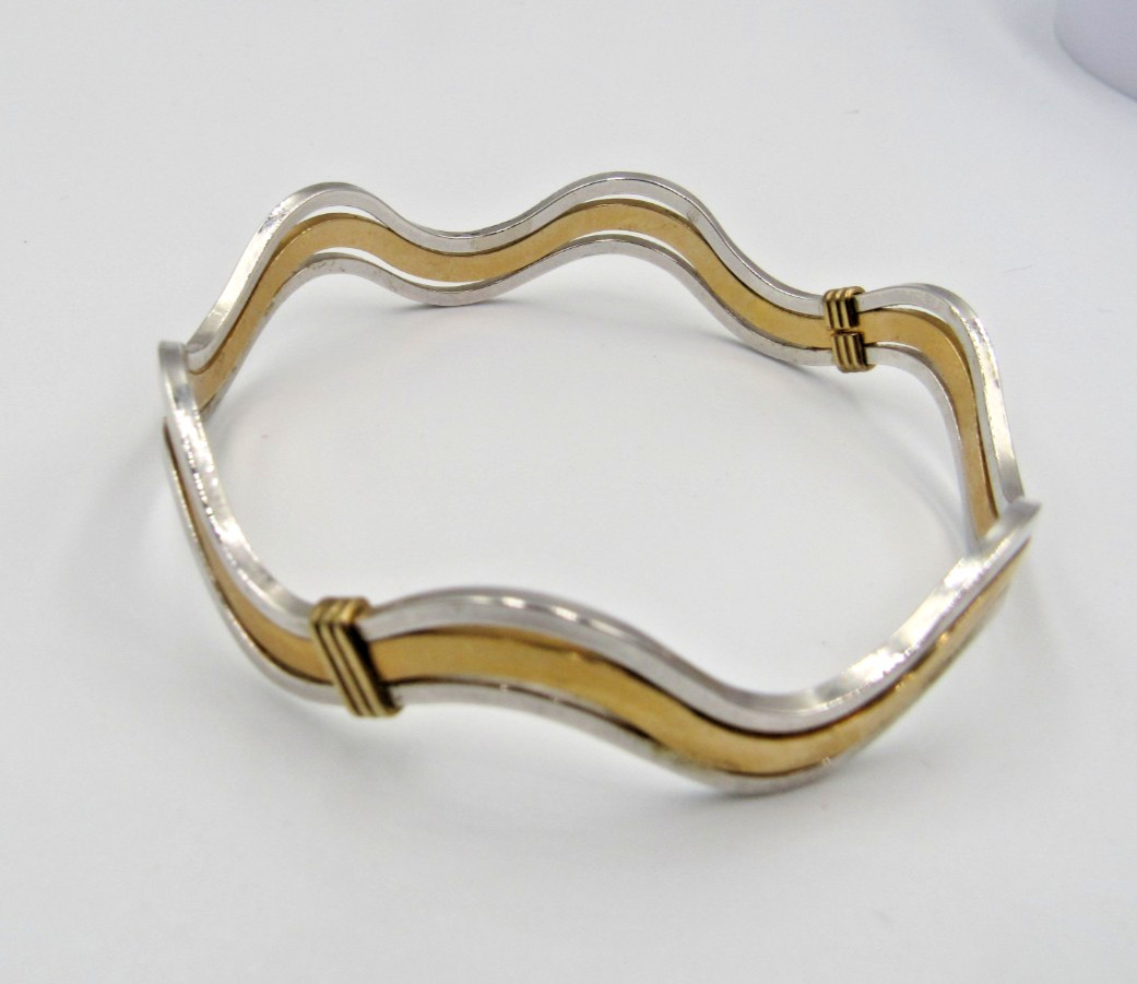 Signed Avon 1978 “Fashion Waves” Gold Silver Tone Stack Bangle Bracelets E5