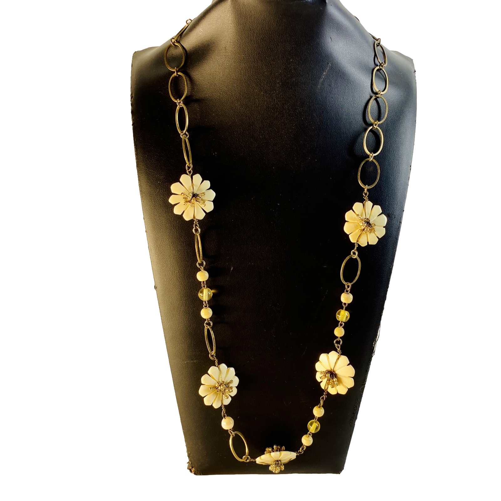 Vintage Carved Flower & Metal Hoop Necklace