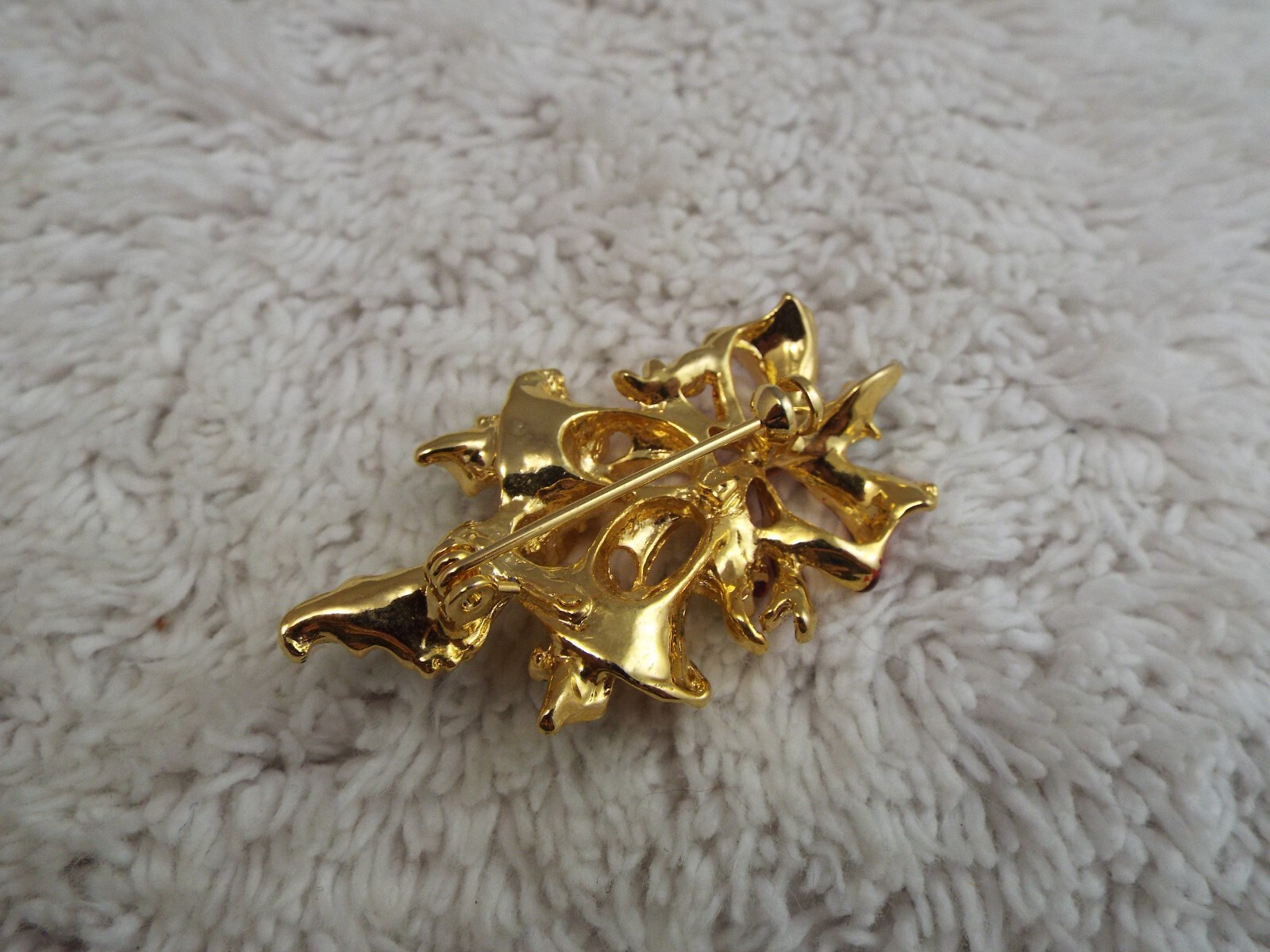 Goldtone Red Green Christmas Bells Pin (A53)