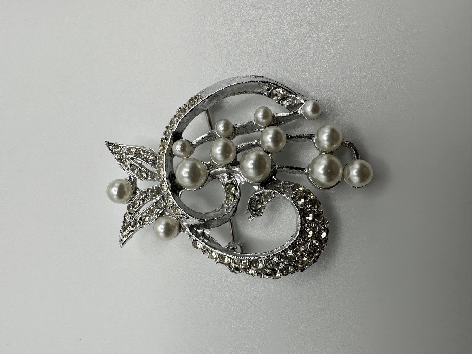 Vintage Silver Faux Pearl Floral Brooch 5cm BB1