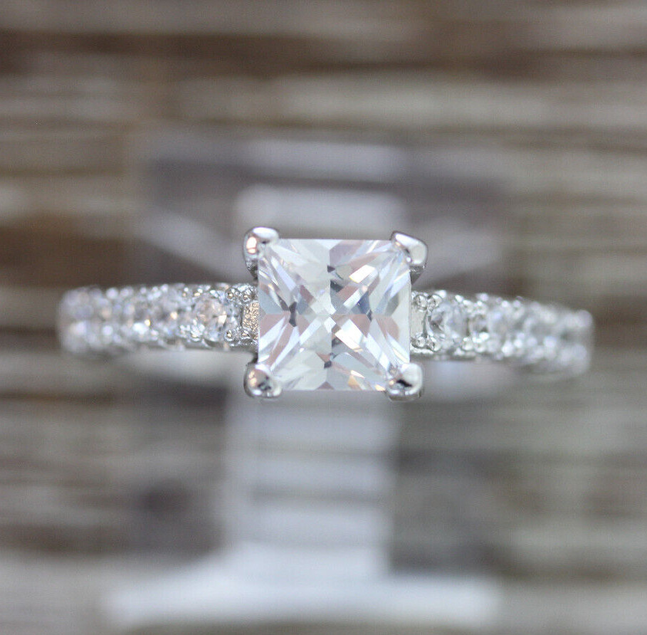 VINTAGE WEDDING BRILLIANT CZ STERLING SILVER 925 RIGHT HAND RING SZ 7 LUXURY