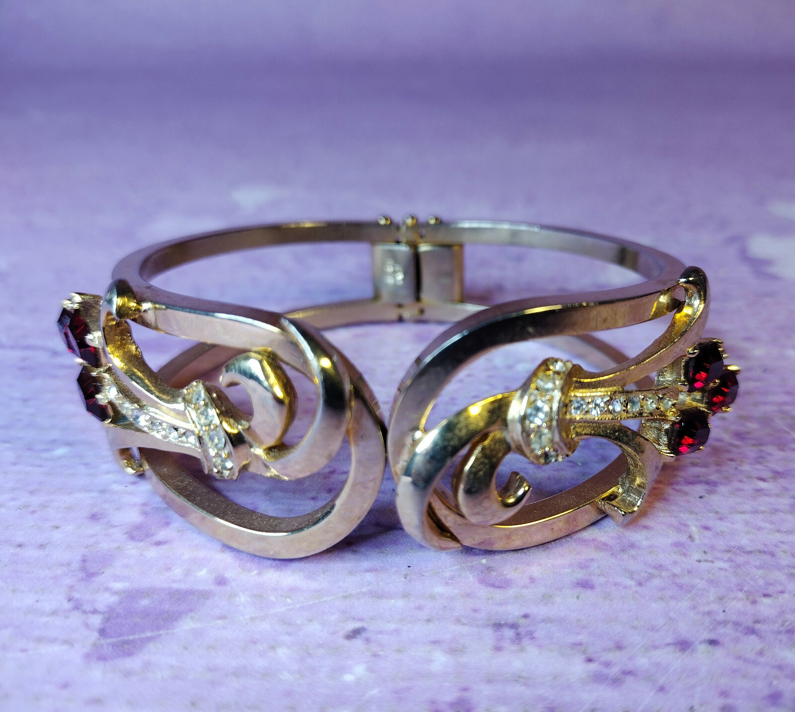 Cuff Bracelet Hinged Cut Out Red Clear Faceted Rhinestones Gold Tone Vintage