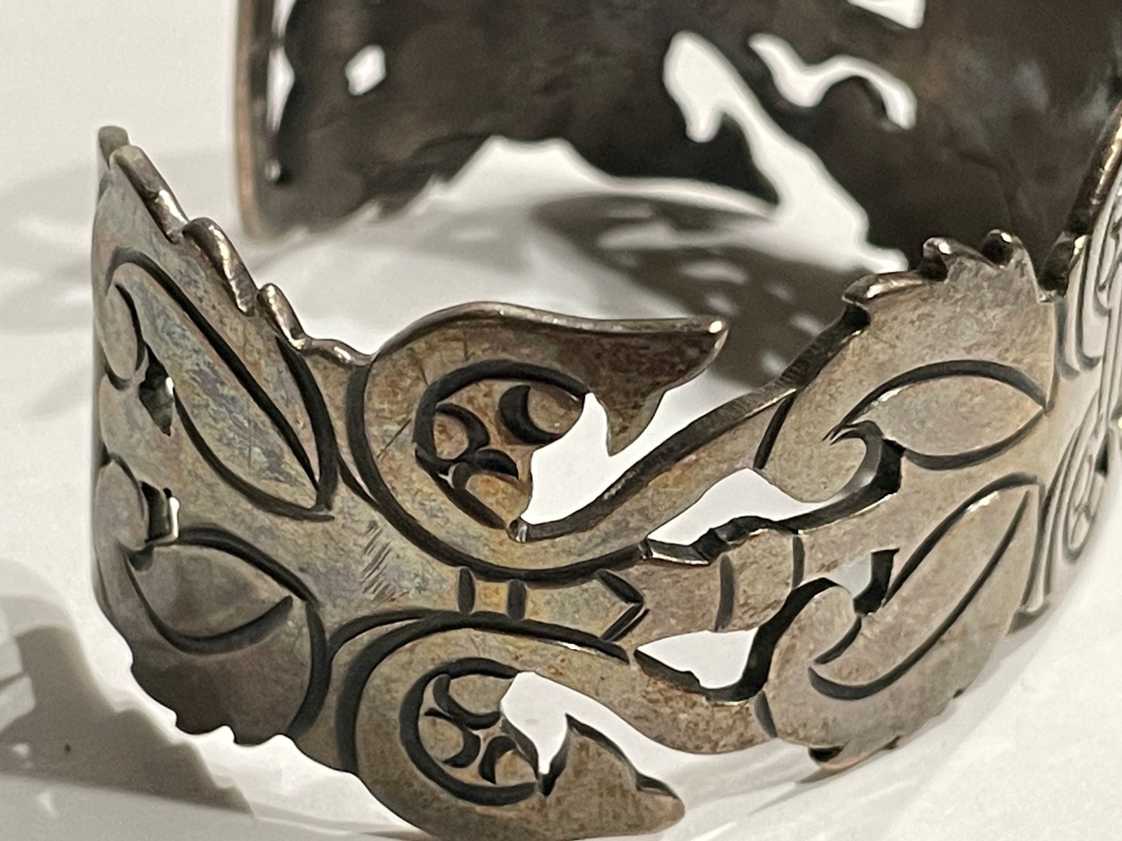 Early Taxco Artemio Navarrete Cuff Bracelet. 980 Silver. 1940s Mexico. Vintage