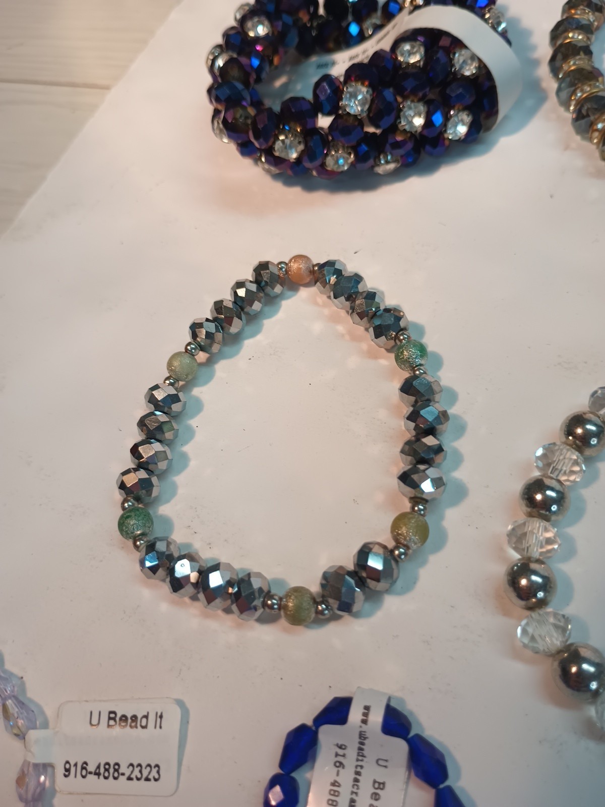 (1) Pre-owned Vintage Amazing 22 Costume Jewelry Pieces Not Sure If Some Might