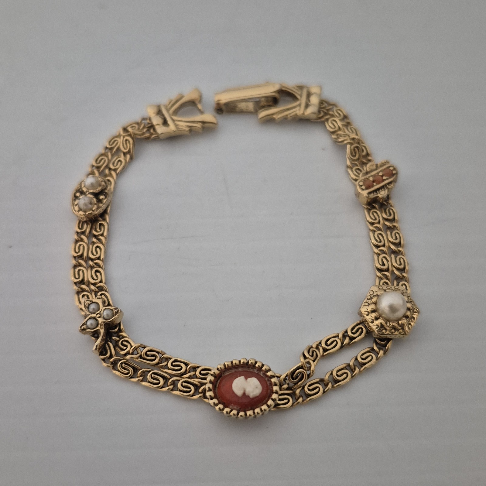 Vtg Goldette Bracelet 7″ Double Strand Charm Station Bracelet Cameo Mid Century