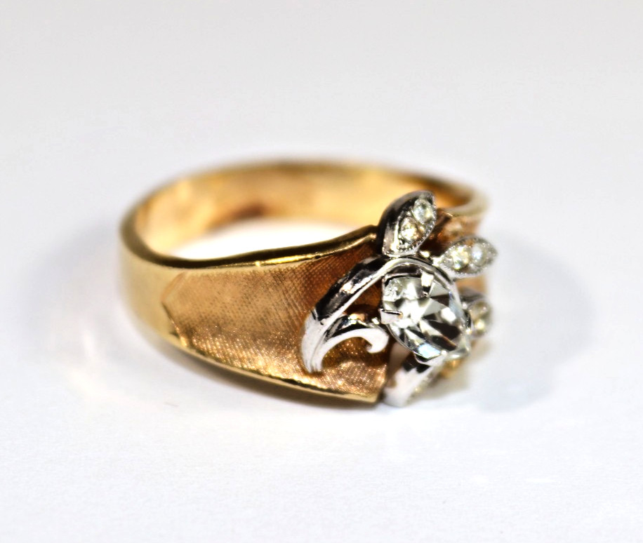Vintage 18K HGE Signed Cocktail Ring Size 10 Marquise Floral Cluster Textured