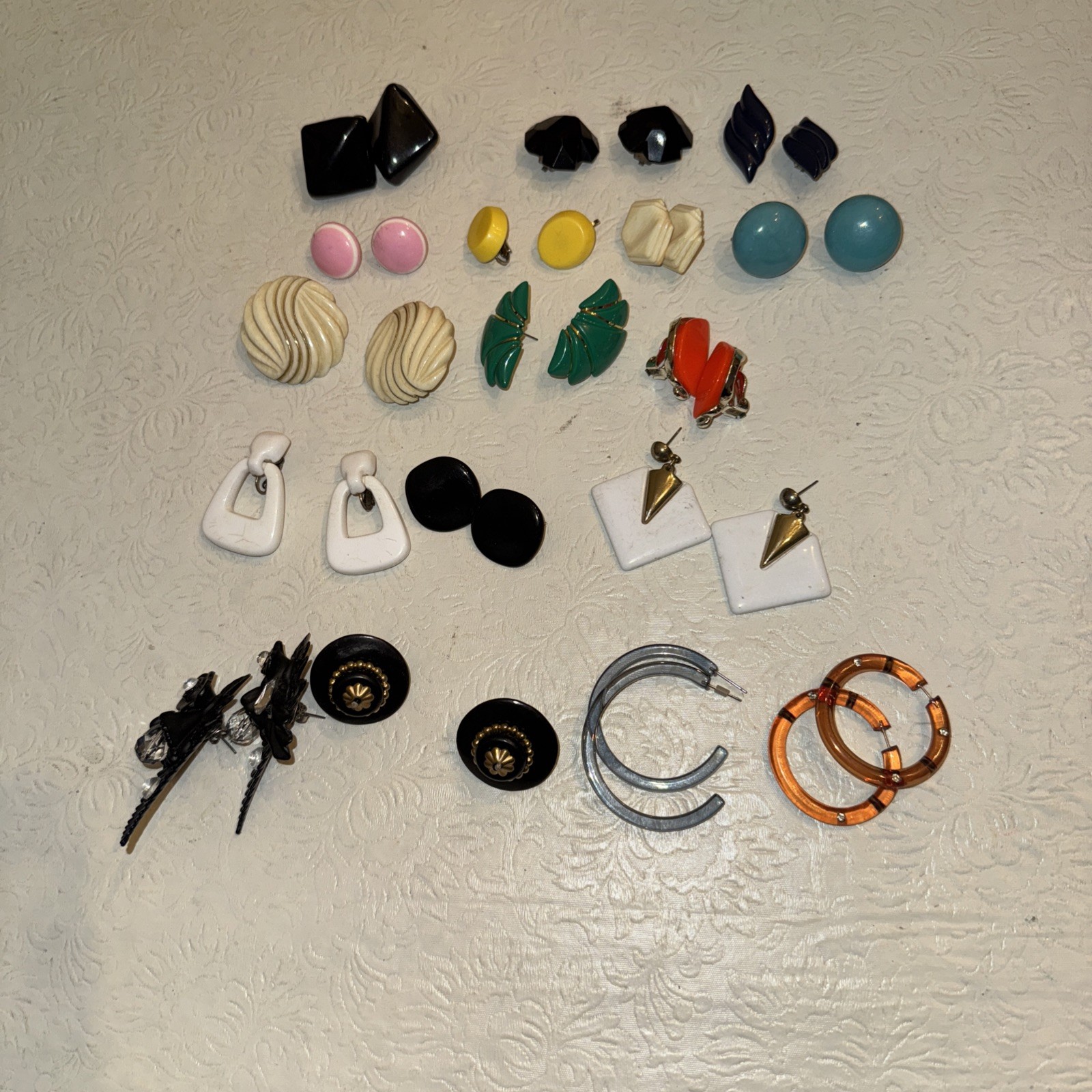 Vtg Earrings Lot 17 Lucite Plastic Celluloid Bakelite Thermoset Posts Clip Ons