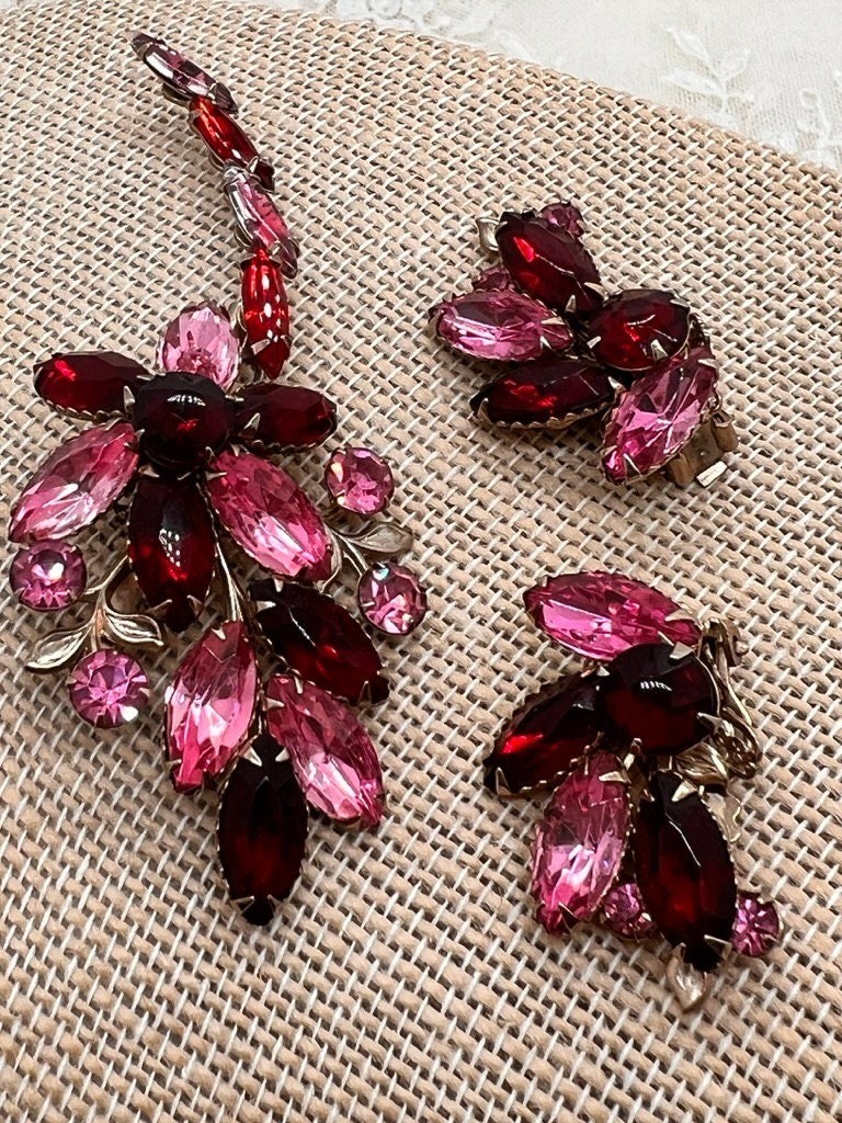 Vintage Pink & Red Rhinestone Brooch and Clip On Earring Set GORGEOUS