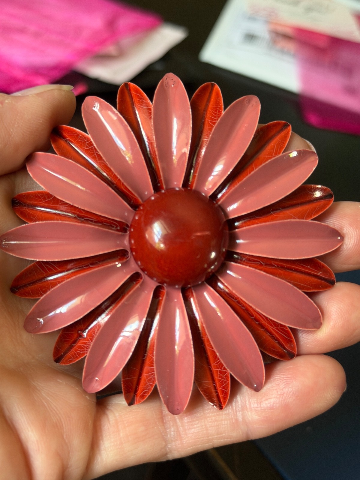 Vintage Retro Mod 60’s Rose/Rust Enamel Metal Daisy Flower Pin Booch (3 inches)