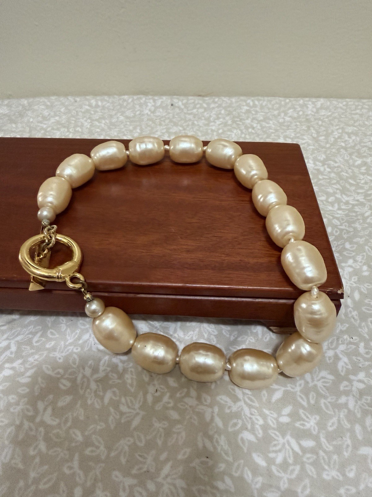 Vintage Rare Henri Bendel Gold Tone & Pearl Choker