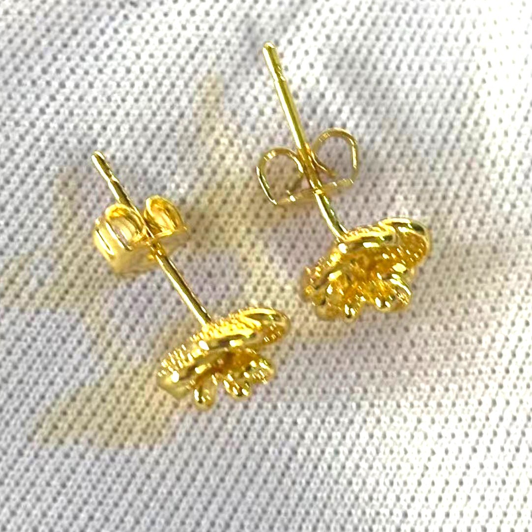 VTG Flower Gold-plated? (NOT SURE) Gold Tone Stud Earrings marked ‘999’, 8×8 mm