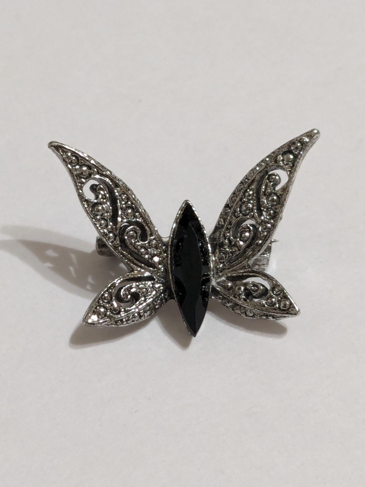 Vintage Silver Tone Etched/Texture Butterfly Pin/Brooch With Faceted Acrylic. 1″