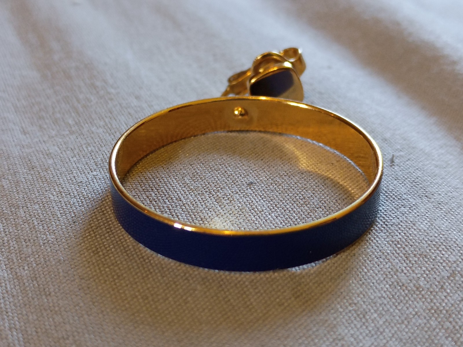 Vintage Crown Trifari Blue Violet Enamel Narrow Clip Earrings And Bracelet Set.