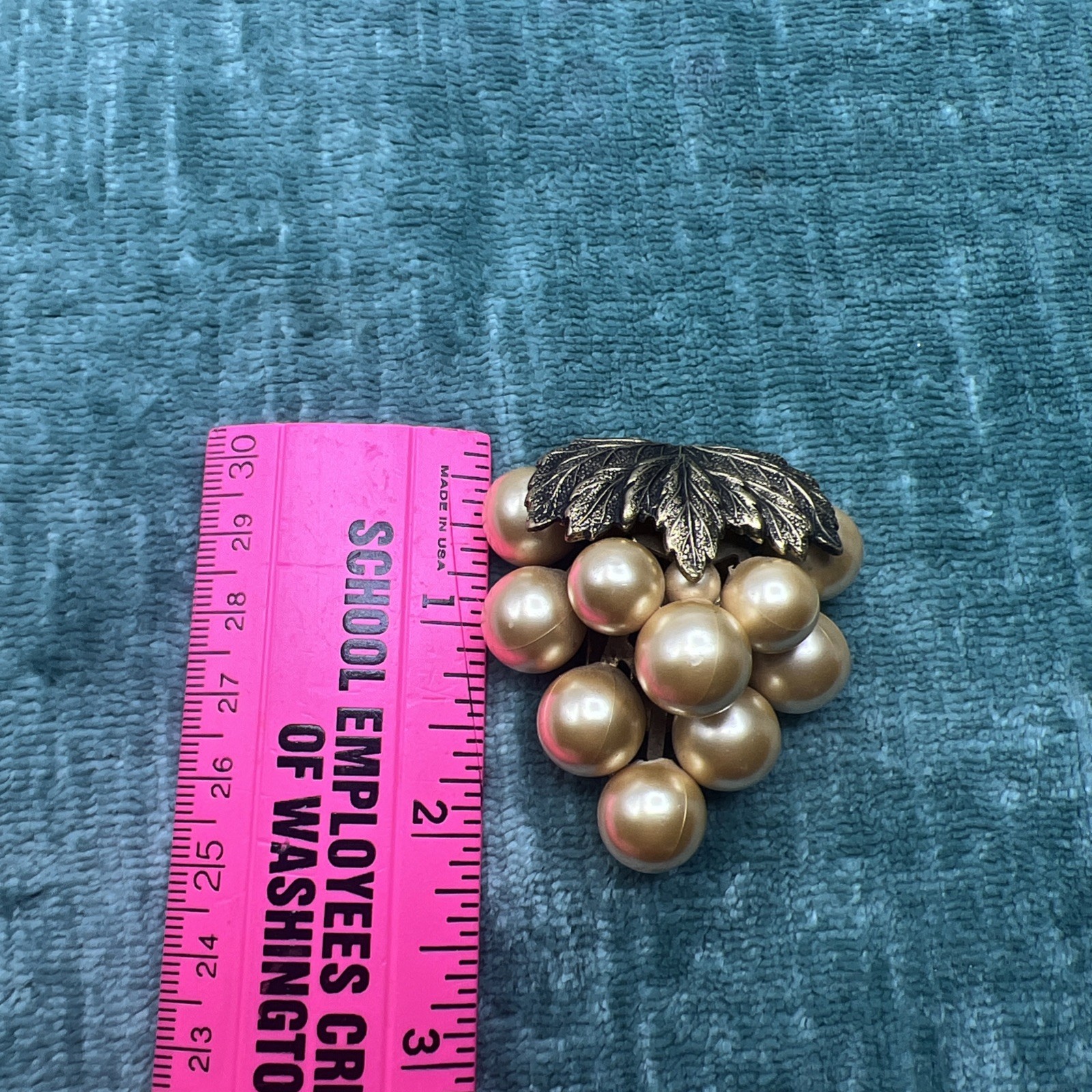 Vintage LARGE 2” Gold Tone Bunch Of Grapes Faux Pearl Antique Dress Scarf Clip