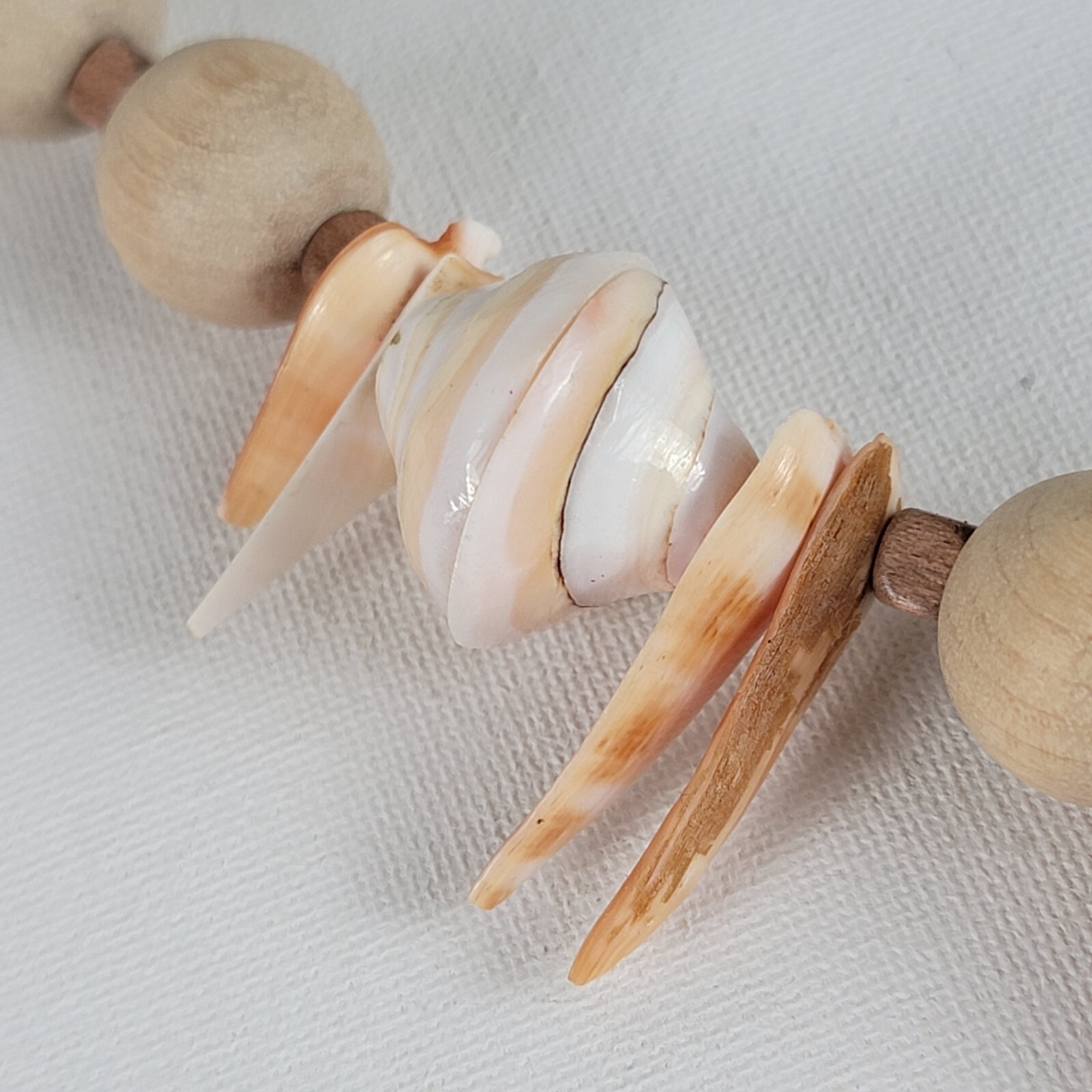 Vtg. Shell And Wood Bededed Necklace Light Pastel Tone Spring Ring Clasp 19″