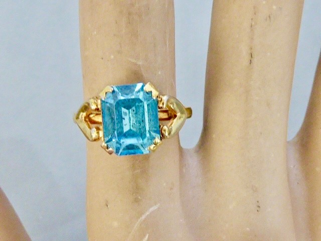 70’S NEW OLD STOCK 10K YELLOW GOLD FILLED SIMULATED AQUA RING SIZE 4.25 RING