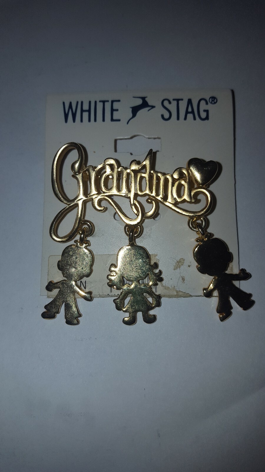 NW WHITE STAG GRANDMA’S CHILDREN FIGURE BROACH GOLDTONE GRANDMA GIFT Box inclu