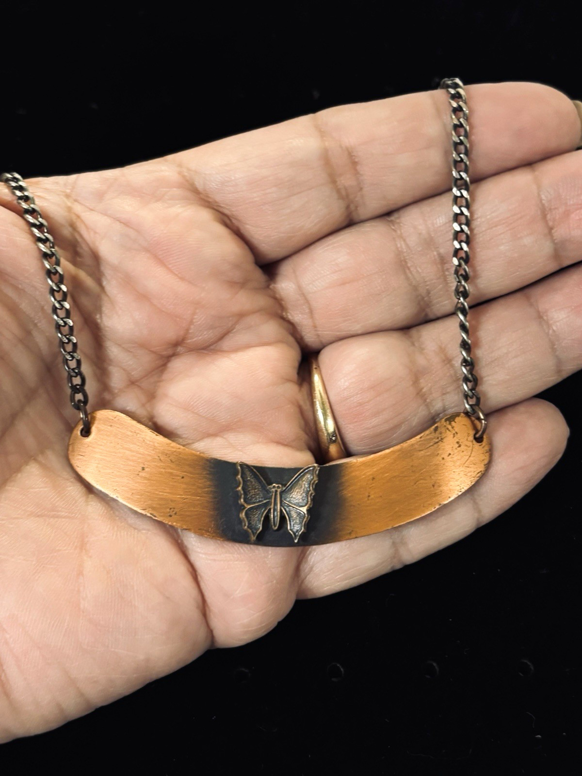 Vtg Curved Bar Pendant Chain Butterfly Choker Necklace Copper Tone 13″