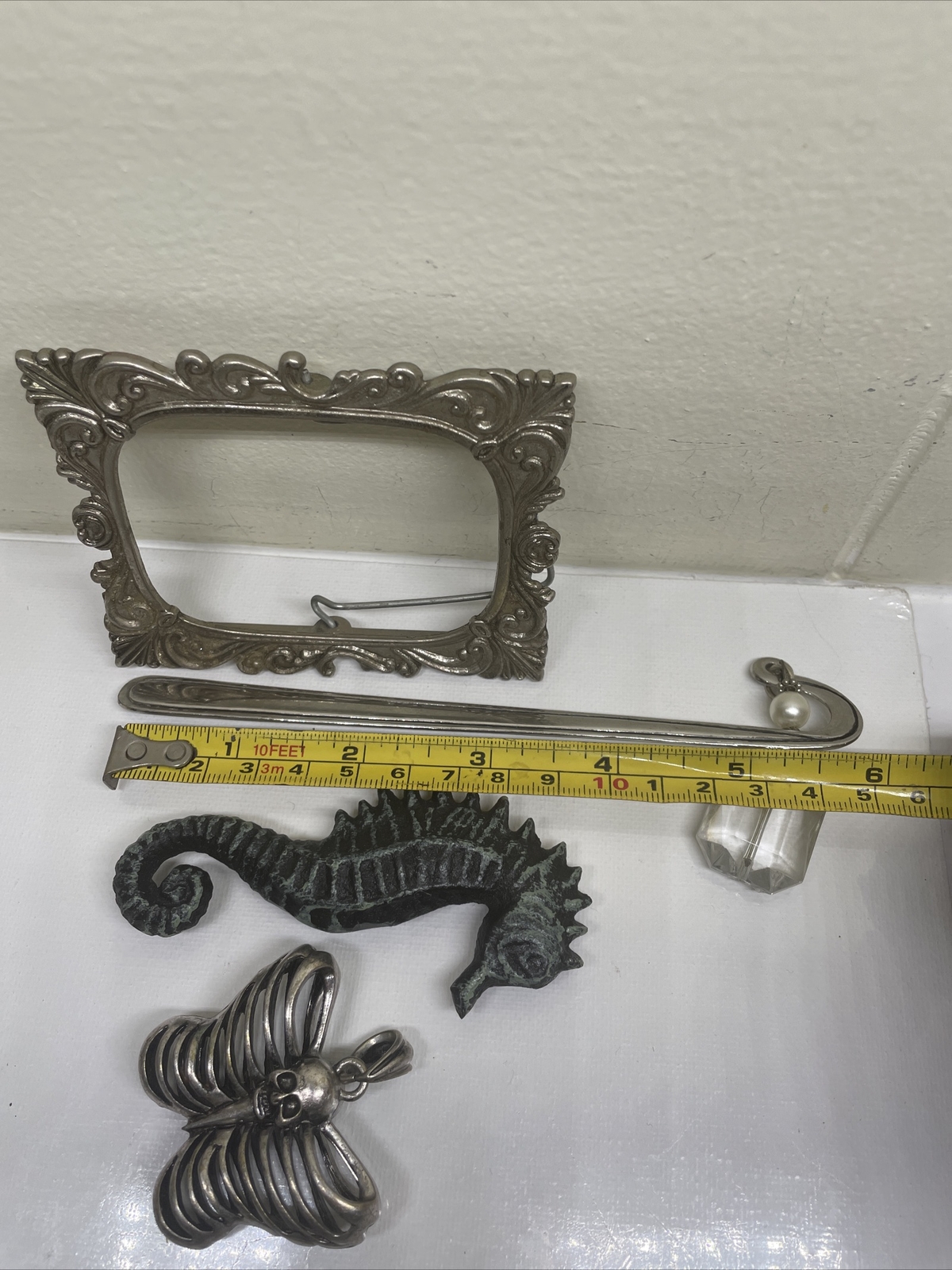 Lot of Metal Decorative Jewelry Assorted Items Seahorse Butterfly Photo H. 6 Pcs