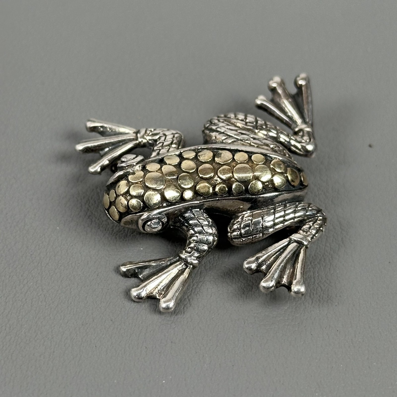 Vintage TH Thailand Sterling Silver & Brass Frog Animal Brooch Pin Textured 10g