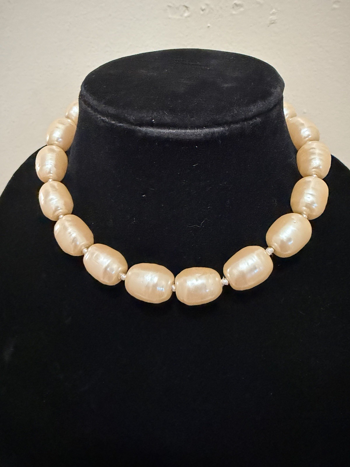 Vintage Rare Henri Bendel Gold Tone & Pearl Choker