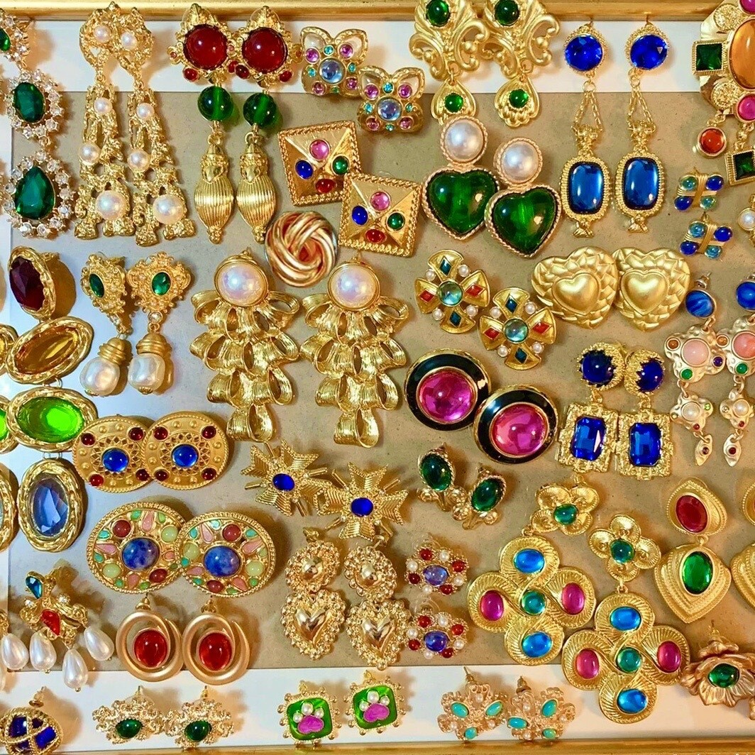 Vintage to Mod Estate Costume Women Jewelry Boho Style Dangle Drop Earrings
