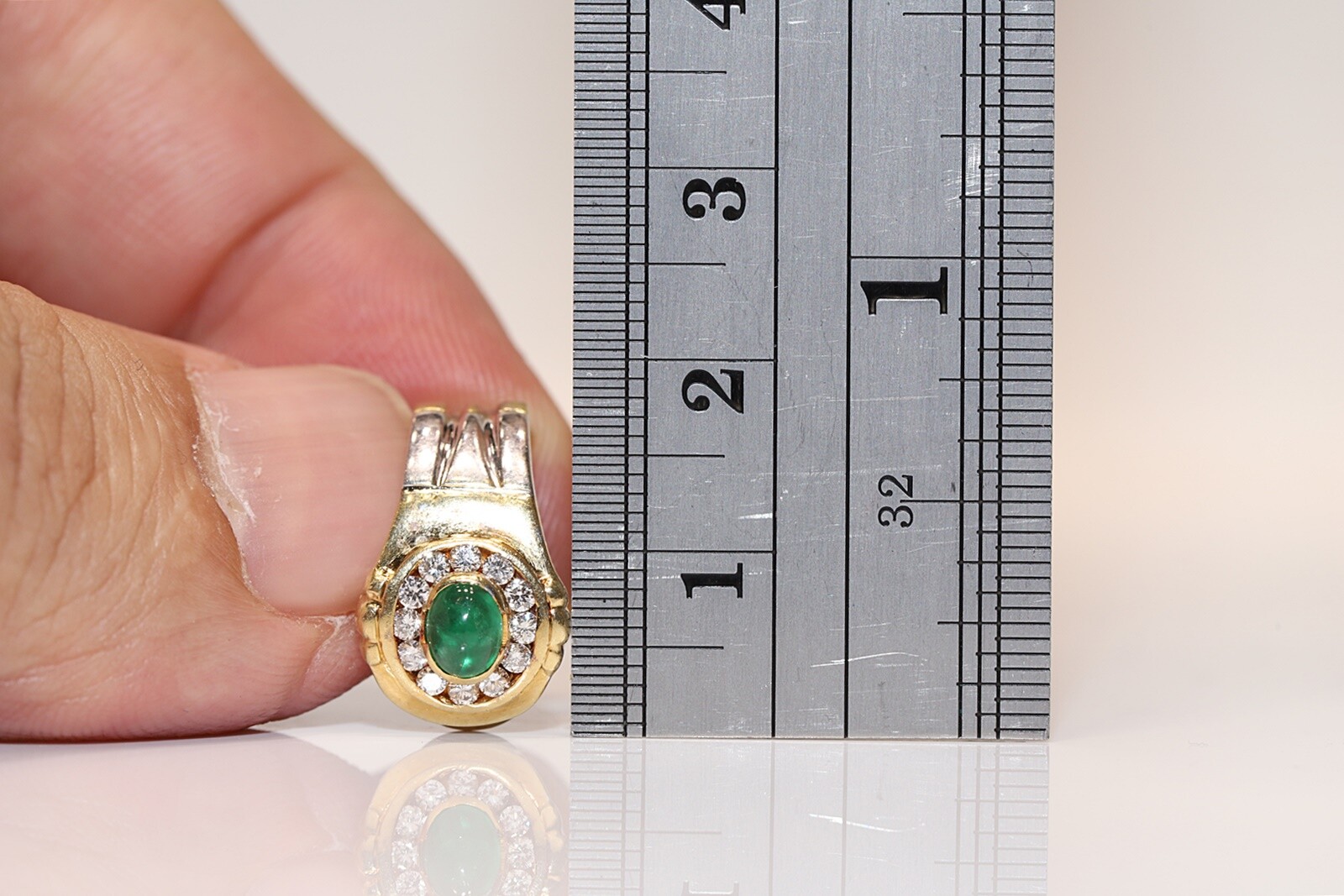 Vintage 18k Gold Natural Diamond And Cabochon Cut Emerald Earring