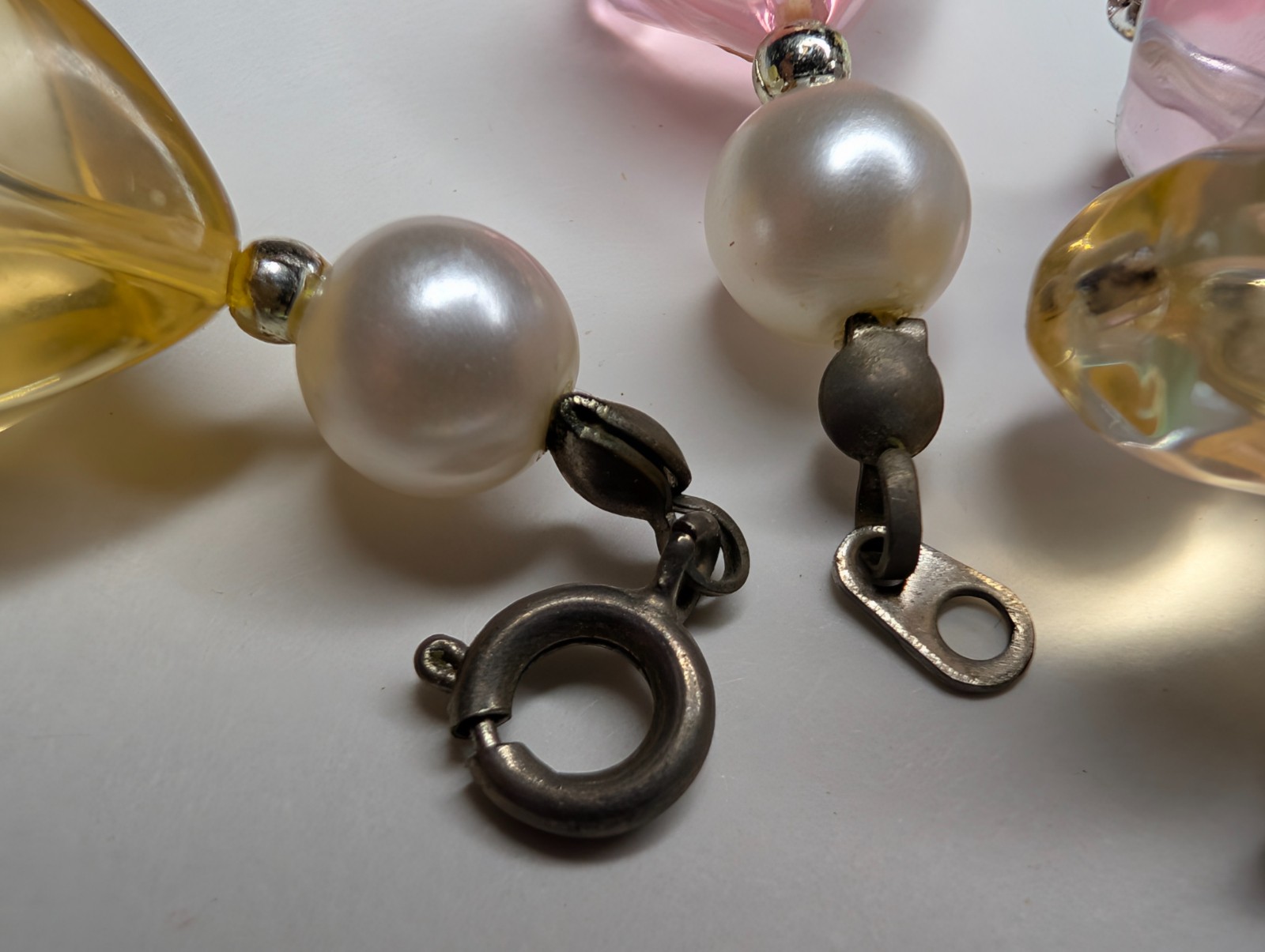 Vtg Multi-Color Pastel Lucite Necklace Earring Set Faux Pearl Mid-Century
