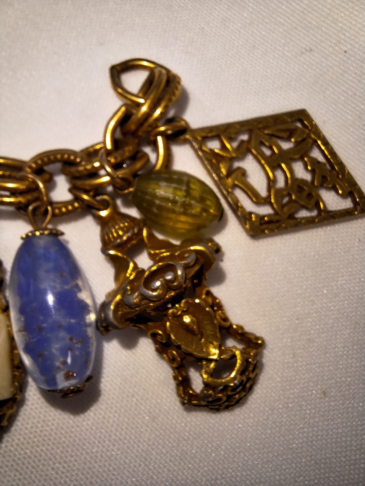 VTG Gold Tone Asian Themed Heavy Charm Bracelet 7.5″