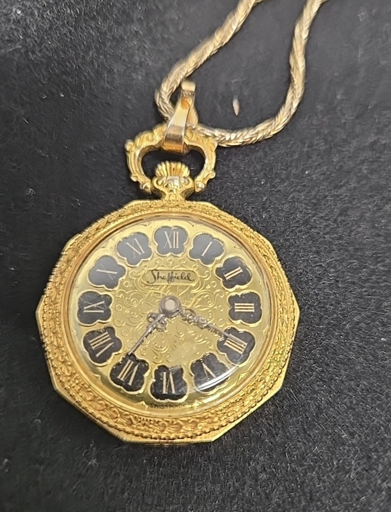 Sheffield Pocket Watch Necklace 26″ Chain Gold Tone Manual Wind Vintage