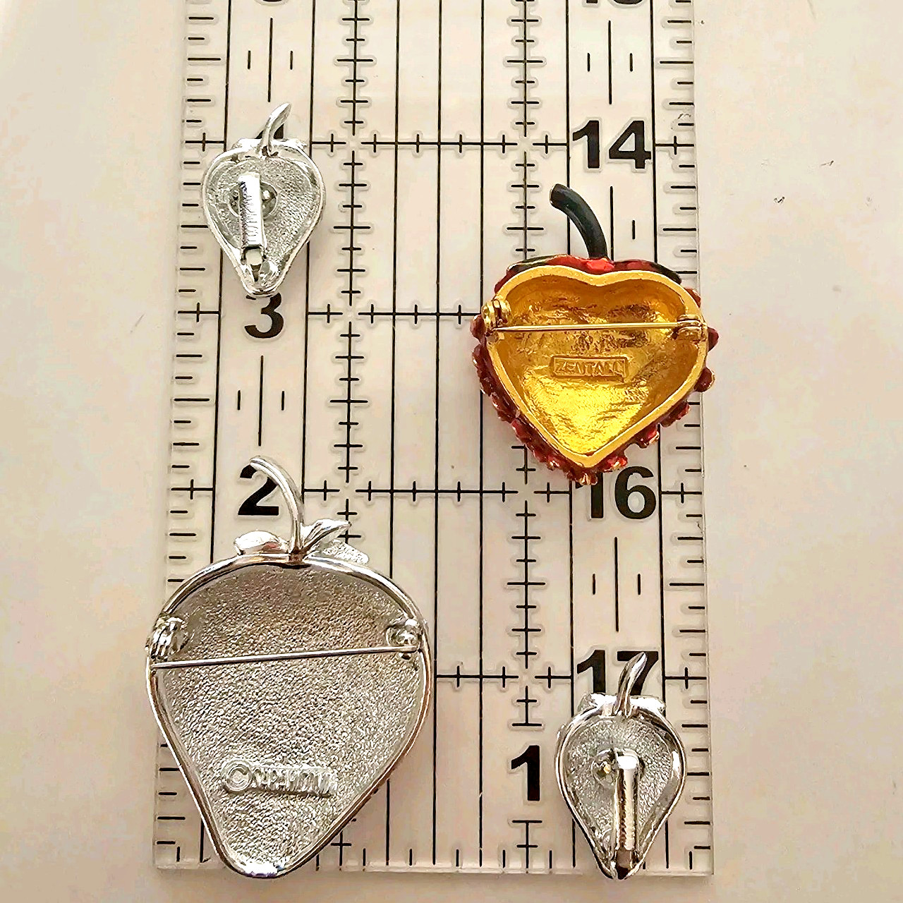 Strawberry Jewelry Lot-Silver Tone Sarah Coventry Set Brooch & Earrings Zentall