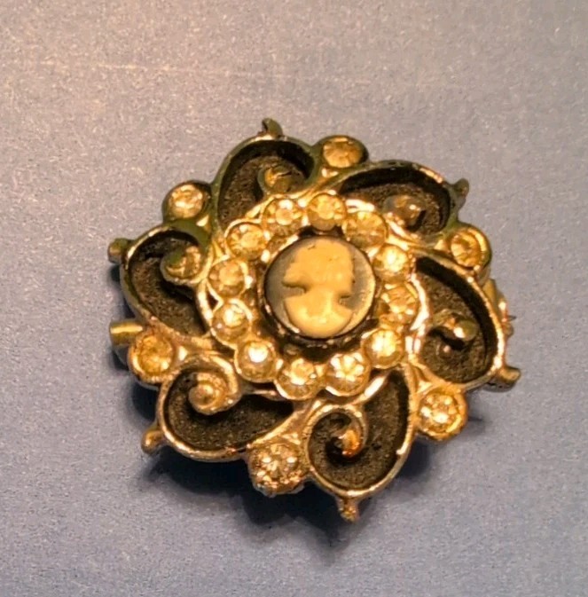 Vintage Coro Cameo White & Black Rhinestone Brooch Gold Tone Small Pin