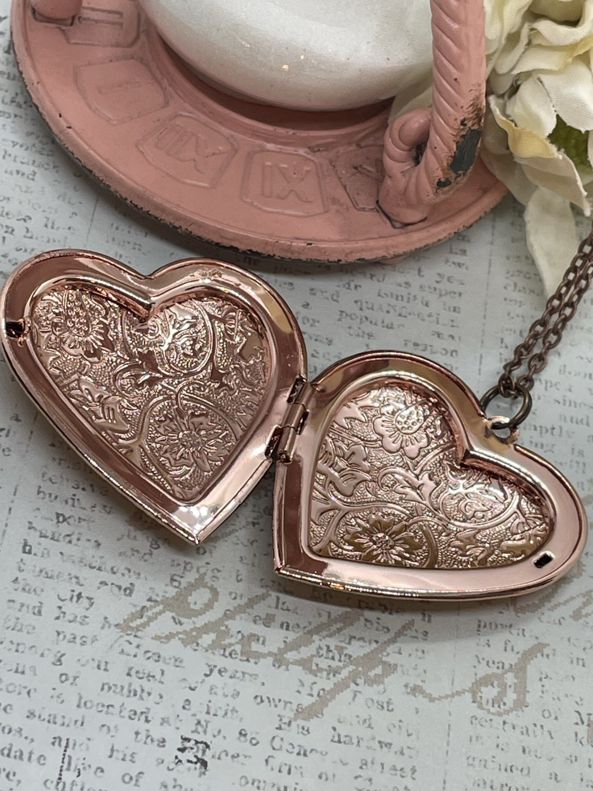 Fancy ROSE Gold Memorial Jewelry Keepsake Photo Locket Necklace Butterfly Urn